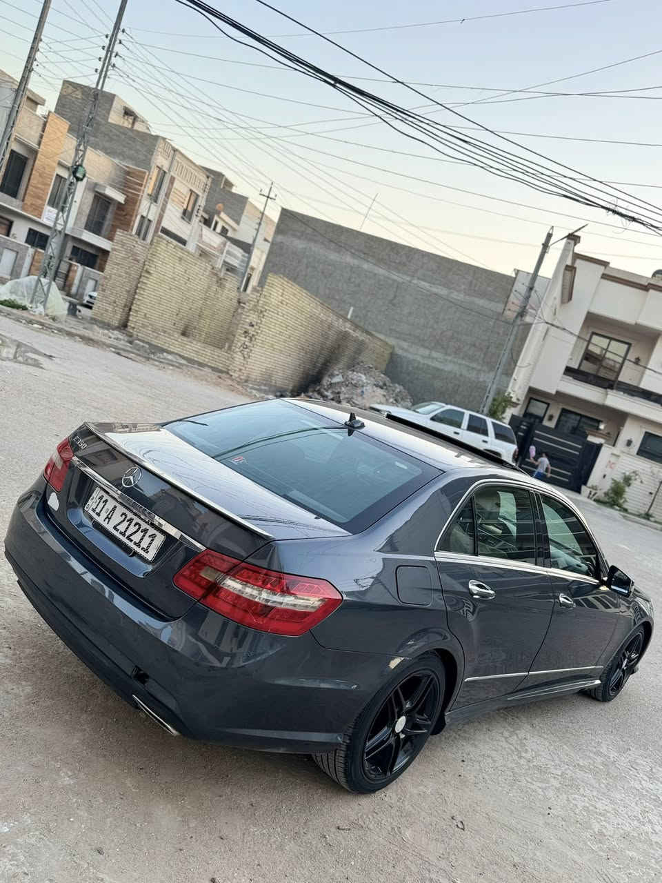 مارسدس E350 موديل 2013 
رقم بغداد مميز 
فول مواصفات سلايد فتحة تو ويل 
حادث بنيد وبدل نفس الون 
ماشية 150 
سيارة حيل نظيفة كلشي عل بلاد جديد 
سنوية هزة كلشي جديد
باسمي السنوية
سيارة مابيـها دينار مصرف كامل من كل نواحي
السعر 185 وبيها مجال 
مكاني بغداد الدورة
رقم ***********
