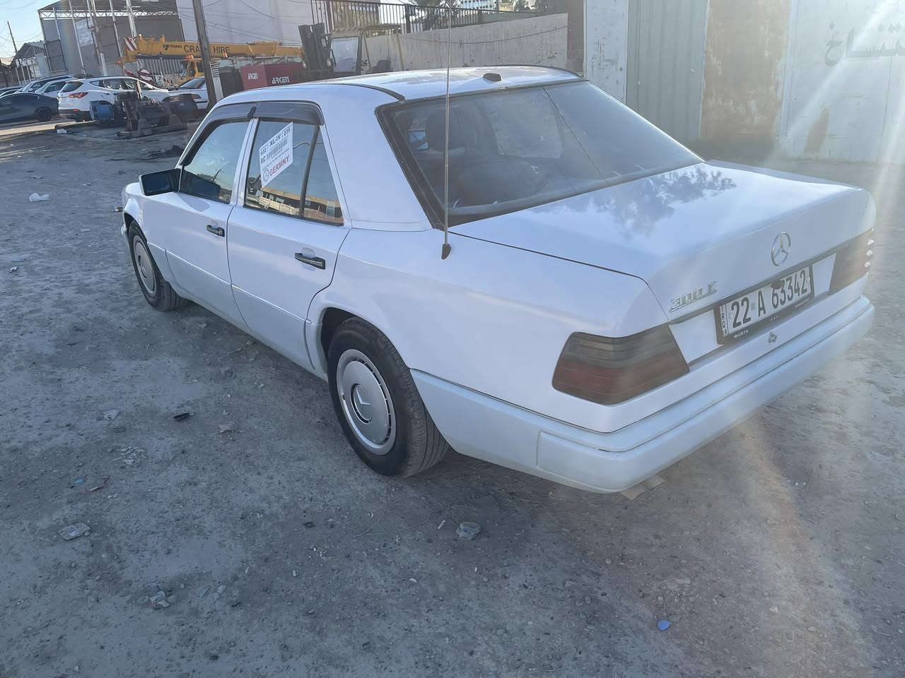 سلام عليكم 
مرسيدس دب 1988 رقم ارييل انكليزي سنويه جديده تحويل مباشر محرك بطه 3000 جديد كير أوتوماتيك تخم تاير جديد 
كهربائيات كلها شغاله سنتر لوك شاشه كامره سلايت 
صبغ عام قواعد دبلات معمره غرفتها نضيفه 
تراي وين مايعجبك مكاني سامراء السعر 49 بيه مجال لشراي ***********
