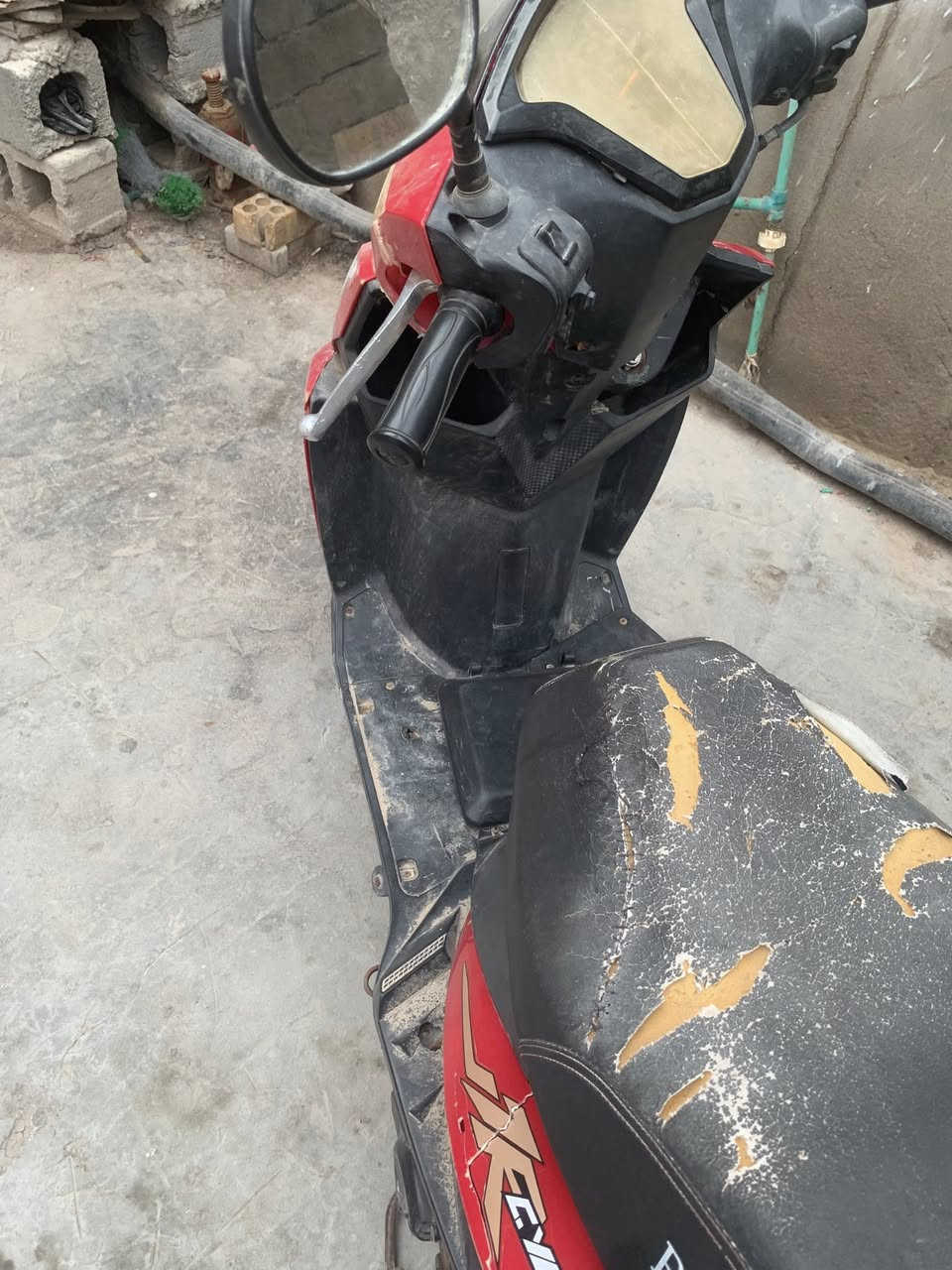 ب٦٠ الف بس 
دراجه ابيعها ما تشتغل وما اعرف شنو السبب 
تك تايرات زيرو 
مكينه مجفته
كهربائيات 
باتري جديد 
اليريدها يتواصل واتس
*********** او خاص
