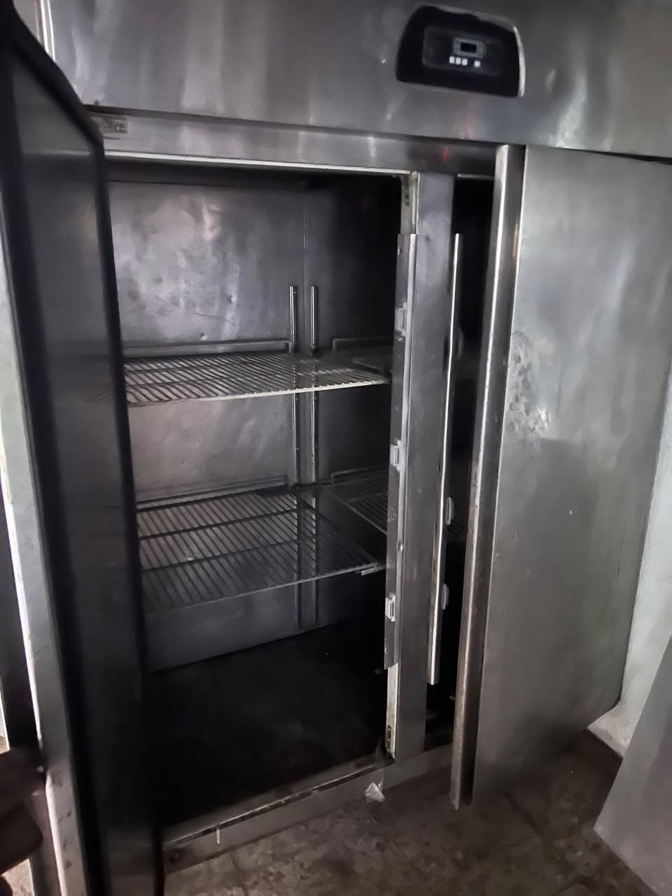 إلى بيع


**إذا كنت صاحب هذا الإعلان وتريد حذفه لأي سبب، رجاءا أرسل رسالة إلى الدعم الفني**