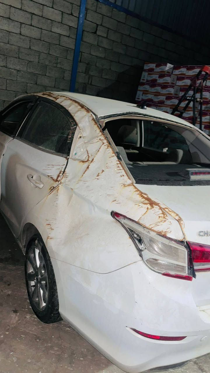 السلام عليكم عندي شانجان ال سفن بيها حادث واخذتها لسمكري وماكملها اريد ابيعا على وضعها غراصها كامله موديل 25 بدون دواخل ولا ايرباك طاك سبير منازل تبريد شغال ماشيه 24الف مكاني بغداد ***********
