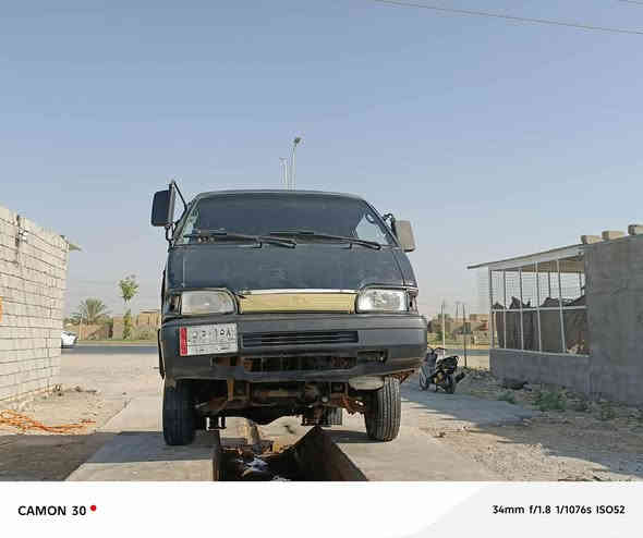 السلام عليكم كيه بسته رقم الماني سياره جاهزه مكينه بيه 3000كير اكسن حداديه طخم تايرات كهريات كله شغاله مكاني ناصريه ***********
