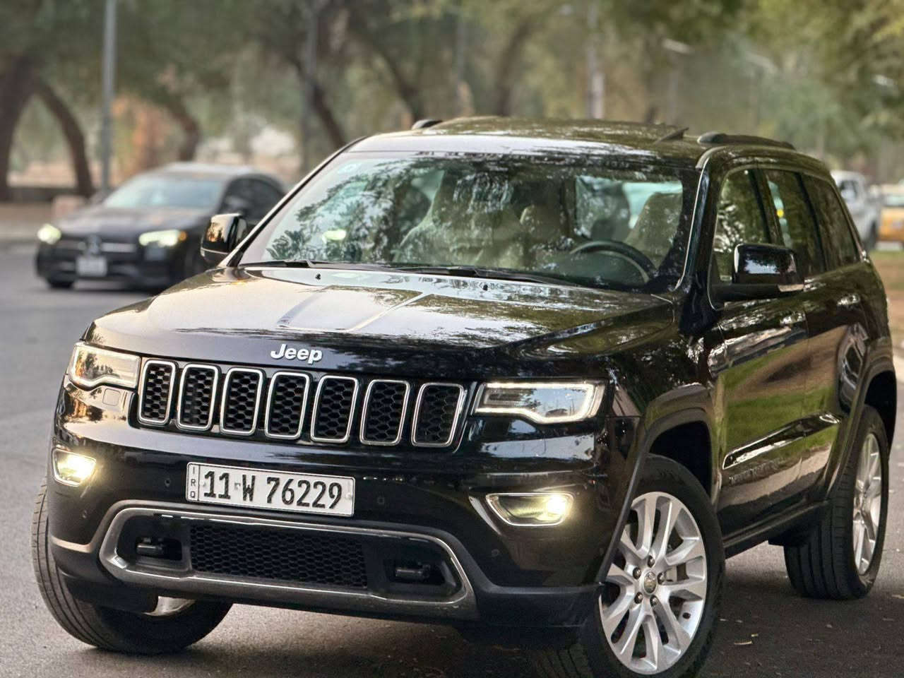 جيب 2017
خليجي مكفوله من الصبغ والتبديل 
رقم بغداد مشروع وطني 
مستخدم عداد 44 ميل 
مواصفات لمتد 
مكينه 3.6
بانوراما 
داخل بيجي 
بصمه تشغيل 
تشغيل عن بعد 
مقاعد الاماميه تدفئه + تبريد 
شاشه كبيره 
اريل نفكيتر 
كامره خلفيه 
مقعد الاماميي كهرباء 
فور ويل 
لايت زنون 
حساس امامي 
حساس خلفي 
تحكم ستيرن 
تبريد قطعتين 

السعر 25 الف 

العنوان الكاظمية

*********** متواجد واتساب
