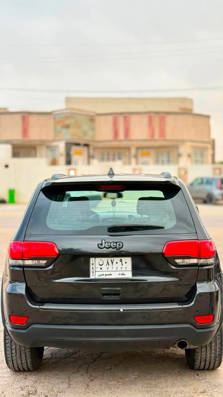 السلام عليكم
جيب موديل ١٦ لمتد ١/١ بصمه فتحه شاشه تحكمات شفتات كشنات جلد كهرباء تدفئه ٥ كشنات  كشنات خزن جنطه كهرباء وبعد بيه مواصفات 
سياره بيه رشات صبغ ابيع حزام  
سعرها 148 وبيها مجال للشراي

 ***********
