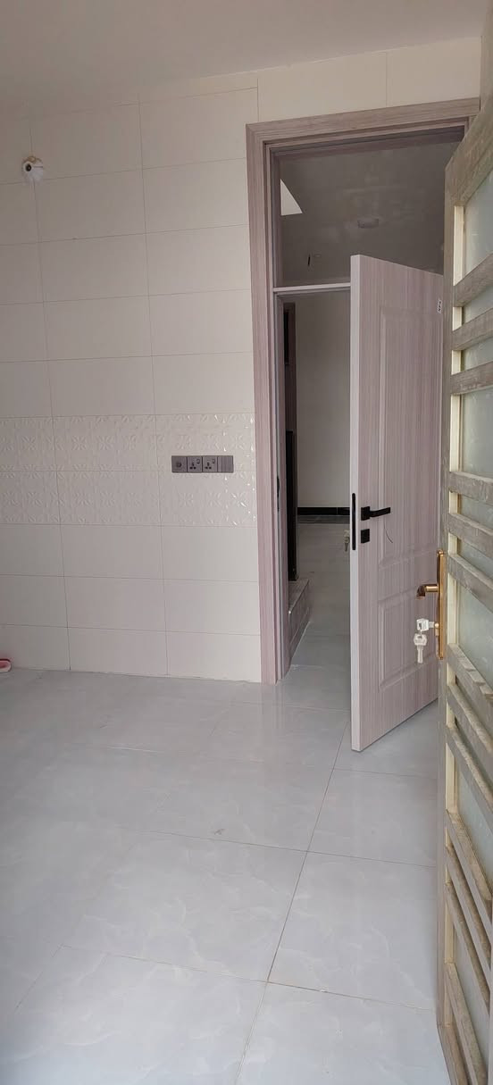 السلام عليكم كل عام وانت بخير وصحة وسلامة
مشتمل البيع طابقين بناء جديد درجه أوله طابوك كونكريت مسلح  بناء درجه أولا  الدار غير مسكون فارغ 
100م طابو زراعي سند ٢٥  فول خدمات  موقع الدار طويريج الحولي شارع اكطع خلف حلويات ابو سلام الاستفسار صاحب الدار ***********
