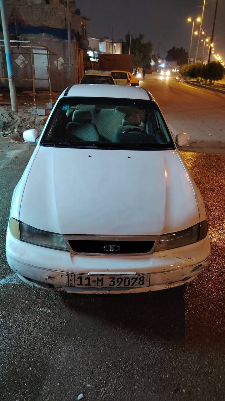 السلام عليكم دايو سلو اوتوماتيك محرك مفتوح بيها بخار بس ناعمه باسمي موديل ١٩٩٦ للبيع سعرها ٣٠ وبيها مجال مكاني الكاظميه *********** داخلها نظيف باسمي
