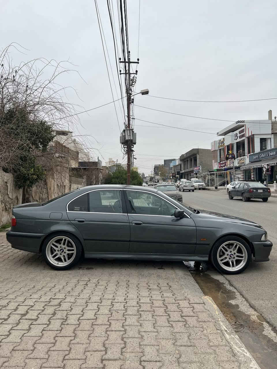 BMW E39 صقر
مودیل 2002 
محرك 525 دبل فانوس بلاد اصل  و بلیتە 
رقم کرکوك مشروع وطني سنویە بسمي تحویل ثاني یوم
سنویە جدید لحد 2028 
سیارە بدون ضربە فقط صبغ حزام جمالي
کشنات جلد 
کشنات تدفئە 
مرایات کهرباء و هیتر و شفت 
تحکم ستیرن 
تحدید سرعە 
شاشە بلادیە شاشە قلاب 
حساس خلفي 
بردە خلفیە 
تبرید مرکزي نضام سبلت 
سیدي بوکس 
دعامیە M 
ویالە M 18 توو سایز 
لایتات عالي و ناصي عدسە و زینون ب ٣ ورقات 
لایتاتها داینامیکي 
تدفئە و تبرید بشرط 
نضافە دواخل 95‎%‎
حجر صالانصە بیها 
کیر و محرك بشرط لا صرف لا بخار 
حدادیە امامي و خلفي جدید 
کوبون بانزین موجود 💳
مکان السیارە کرکوك 

***********
***********
سعر١٠٩

BMW E39 سەقەڕ 
مۆدێل 2002 
مەکینەی 525 دەبڵ دیجیتاڵ بیلاد و لە پلێت 
ڕەقەم کەرکوک مەشروع وەتەنی بە ناو خۆمەوەیە تەحویل بەشەرت 
سەنەوی تا 2028 تازەیە 
سەیارەکە بێ زەڕبەیە بەس حیزامە بۆ جوانی 
کوشن جلدە 
کوشن هیتەرە 
ئاوێنەی کارەبایە و هیتەرە و شەفتە 
تەحەکومی سەر سوکان 
تەحدید سورعە 
شاشەی بیلاد شاشە تەقلەیە 
حەساسي دوای هەیە 
پەردەی پشتەوە 
تەبرید مەرکەزیە نیزام سبلیت 
سیدی بۆکسە 
دەعامی M
ویلی M18 دوو سایز 
لایتەکانی عالی و ناصی عەدەسەو زینۆنە بە ٣ وەرەقە بۆی کڕاوە 
لایتەکانی داینامیکیە 
تەبرید و گەرمی بەشەرت 
ناوی 95% پاکە 
بەردی ساڵانسای تیایە 
گێڕ و مەکینە بەشەرت نە سەرف نە بوخار 
تاخم پێش و دوای تازەیە 
بیتاقەی بەنزینی هەیە 💳
شوێنی سەیارەکە کەرکوک 
***********
***********
نرخ ١٠٩
