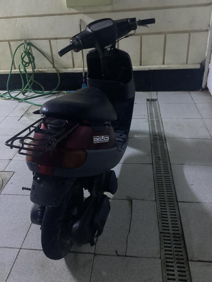 سلام عليكم دراجه بطه /60للبيع   ما مفتوحه مكينه خرسه  هندر وسلف فقط  عداد واشاير  وكيج ما يشتغلن سعر 275قفل  عنوان حله مركز المدينه كراج /لموحد رقم ***********
