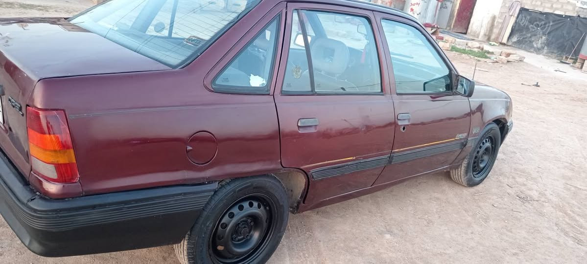 اوبل كاديت موديل 1991 كير محرك شرط حجم 16 بدون أي ضرر رقم نينوى الماني سنويه نهايه ال 2028 داخلها نضيف طخم تاير جديد كهربائيات كيجات مسجل كلها شغاله سياره جاهزه كابون بانزين بيها وشرط التحويل السعر 23 
***********
***********
