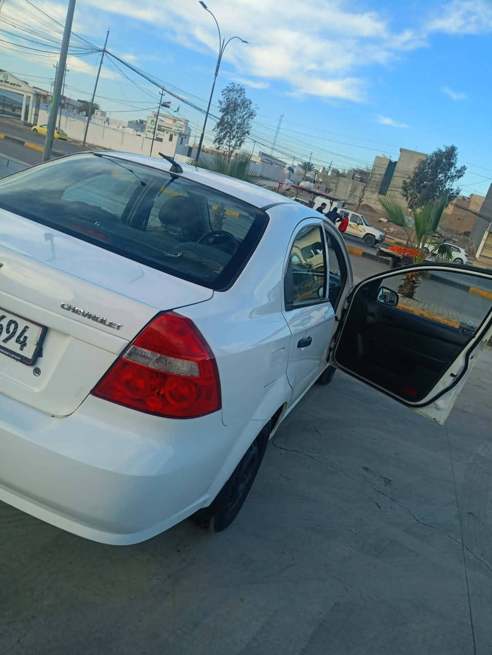 السلام عليكم افيو 2008 للبيع  بدون ضرر بس صبغ حزام بدون قبغ صندوق للجمالية وشرط التحويل كابون موجود ورقي موصل الايسر  للاستفسار اتصل
***********
***********
