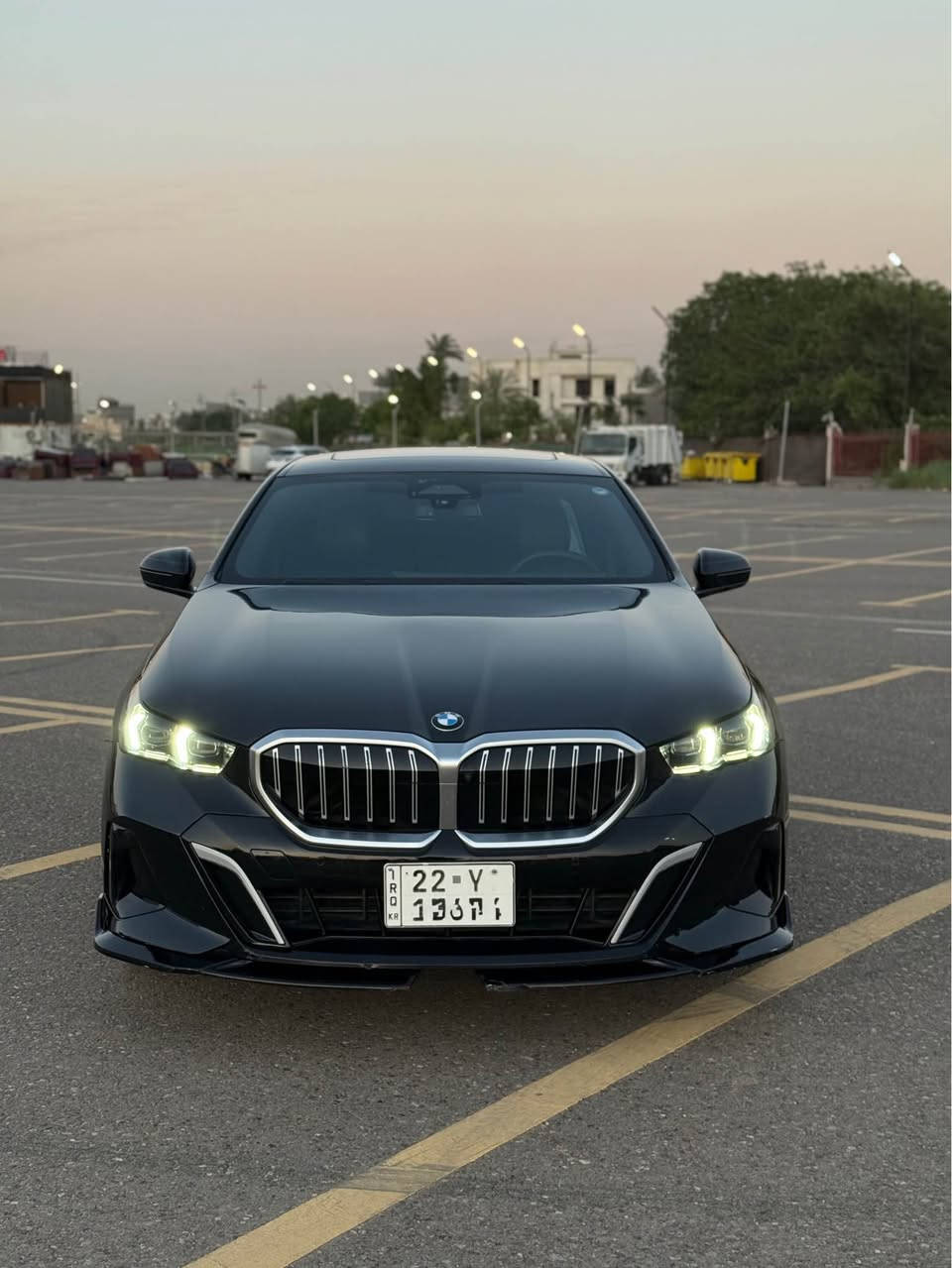 السلام عليكم 
BMW 530i
موديل 24اسود ملكي 
مغلفه سياره بل كاملppf
وبيها باج تضليل بعدله 11 شهر 
داتا شو
سلايد 
ماوس
شاشة متصلة 
مري شفط 
كشنات تدفئه + ستيرن 
5 كامرات 
ويل كوبرة 
وبعد السيارة فول فول 
السيارة بلكامل كت ام بلادي بدون دركة 
حادثها قطعه مبدله موجود بل منشور
مكانها بغداد حي الجامعة 
هاتف :***********
سعر 43000$ بغداد, العراق
