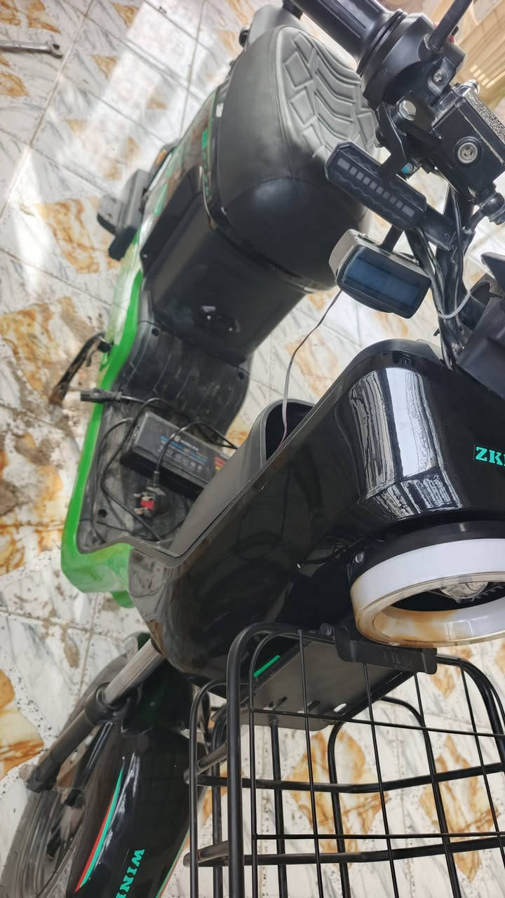 السلام عليكم
دراجه شحن R9 

مديل 2025 سرعه 99

 دراجه حلوه 

بيهه نضام R 

يعني بيهه بك 

دراجه نضافه 

100/100
ما استخدمهه هواي

 ملف 1500

سعره 400

وبي مجال بصيط كلش

مكاني بابل محاويل 

***********
