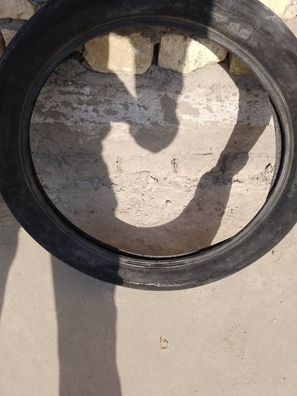 السلام عليكم عندي بايسكل للبيع حجمه 20 رادله بسكوابه هو واضح قدامكم بالفيديو الصور مكان بغداد مدينه الصدر هذا رقم الهاتف (***********) معرض البايسكل ب 30 وبي مجال
