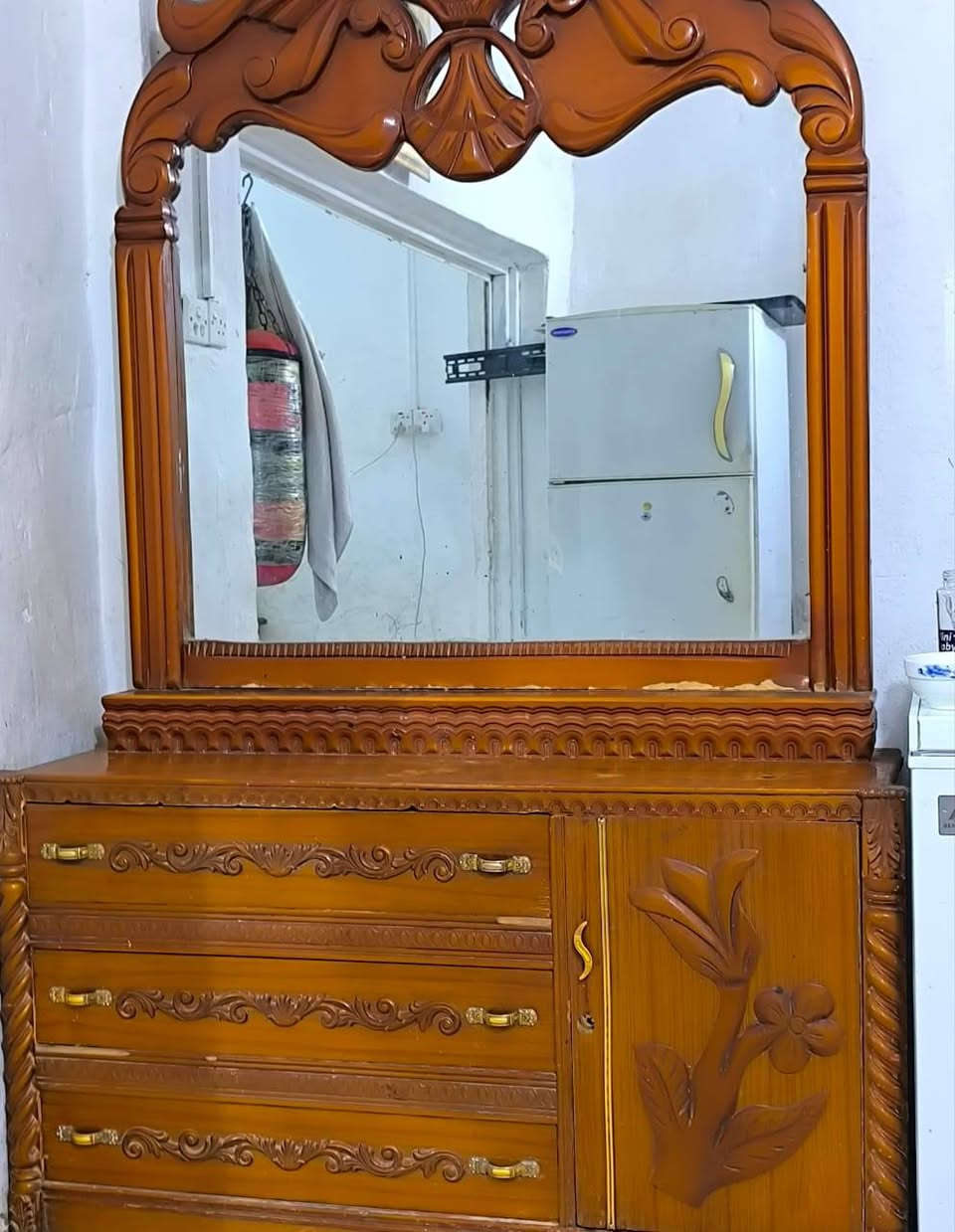 السلام عليكم
غرفة نوم صاج ثقيل للبيع 
السعر مليون و١٠٠ بي مجال بسيط 
تحتاج ترتيبات بسيطة  قفالة يدات + كسر مأشرة بمراية الكنتور


**إذا كنت صاحب هذا الإعلان وتريد حذفه لأي سبب، رجاءا أرسل رسالة إلى الدعم الفني**