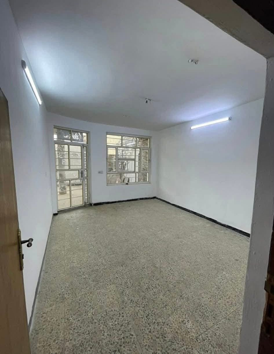 السلام عليكم بيت للبيع في حي الجهاد منطقه الشارقه 
البيت مساحته ١٥٠ واجهه ٧ ونص ونزال٢٠  يحتوي البيت  على ٤ غرف نوم و صاله ومطبخ وحمام عدد ٢ 
والبيت قرب سنتر الحسنين بناء البيت ٢٠١٦ 
وسعره جدا مناسب 
للاستفسار اتصل على الارقام التاليه 
***********
ابو مرام للعقار ❤️
