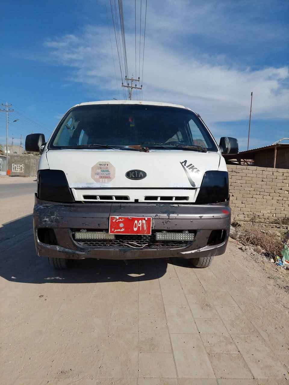 منغولي 2006. للبيع.رقم بصره. سنويه كارتونيه. منتهيه. ب2018. راعيهه الاصلي بلزبير. عندي عنوانه. ومستمسكاته بس ماوصله. ماعندي رقمه.   عندي وكاله من صاحبهه بسم الولد الشتريت منه  بتاريخ 2024   السياره شواصي بلاديه بدون تعمير مكينه وكير وكسن كفاله.   مكينه 3000.    السياره بيه نواقص يرادله. ترتيب.   مكان السياره بصره قضاء المدينه بني منصور. 
السعر. 35.وبيه مجال. ***********
