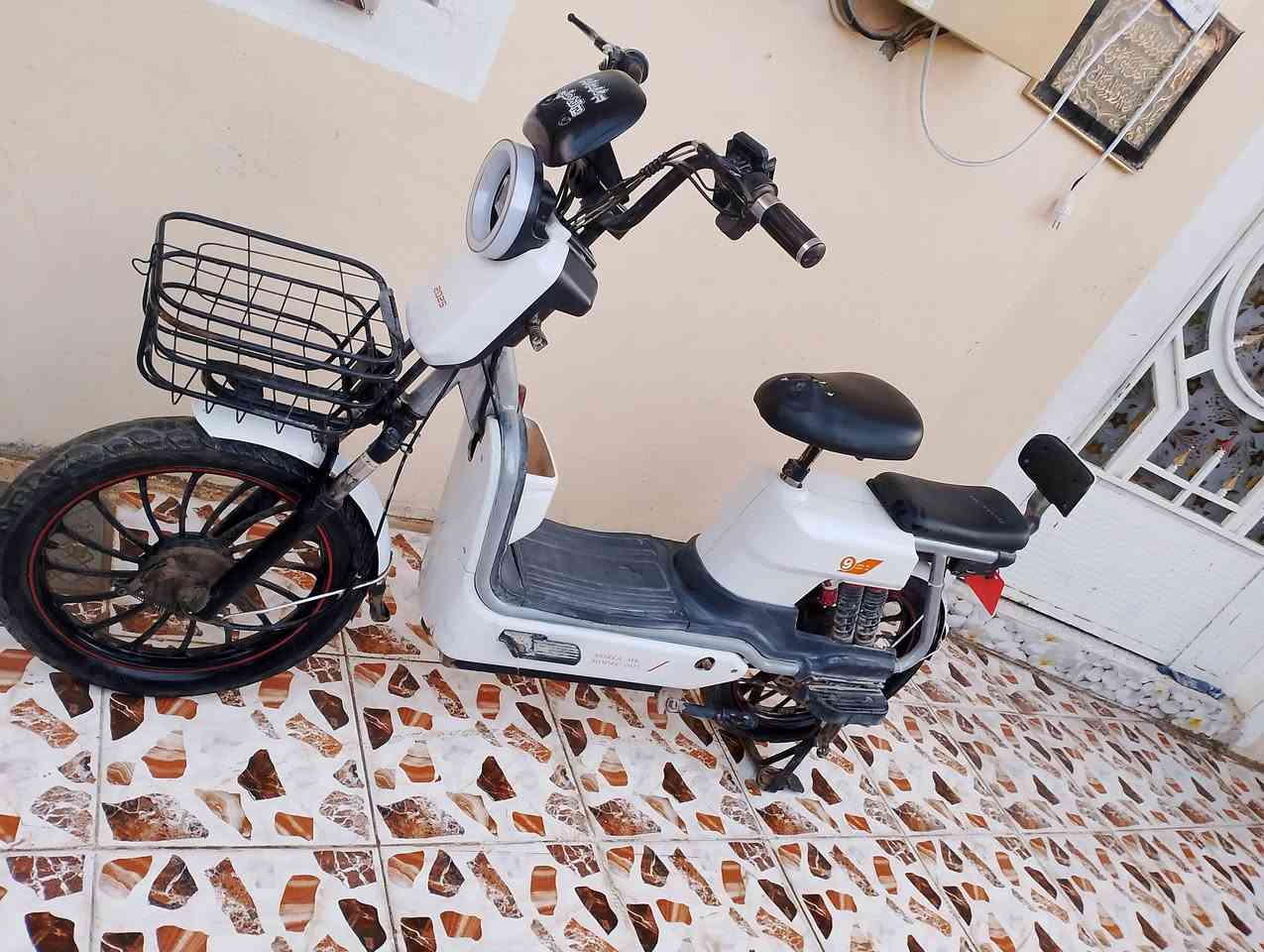 سلام عليكم ورحمة الله وبركاته
دراجه للبيع دراجه فول مواصفات 
دراجه جديد ونضيفة نضافه دراجه 95/100
حساسات تايرات جدد بطاريات جدد وياله جدد اشارات يمين ويسار ودبل اشارة دراجه جديد ونضيفة دراجه ما متعوبه من شقل البيت سعر 🔥🔥
اي ستفسار تصل 
***********
