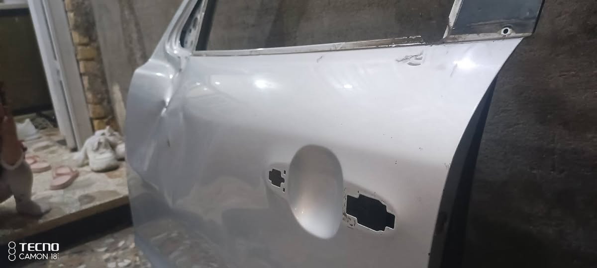 باب سنتافي موديل 2008خليجي بيه هاي الطخه فقط بدون صبغ للبيع الاستفسار***********
