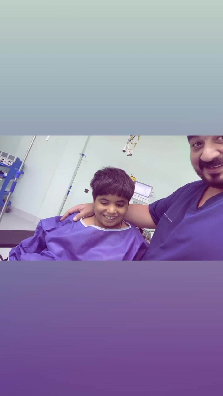 خليل البطل #طفل بشخصية محبوبة ولطيف جدا  عمره ٨ سنوات
اليوم اجريناله عملية استئصال المرارة بالناظور بسبب  مرارته مليانه حصو 
الحمد لله على سلامته وان شاءالله الشفاء العاجل اله ولكل المرضى

عيادة الدكتور مسلم مهدي الغريباوي 
قضاء الحي /شارع الاطباء/ مجمع ماشاء الله الطبي / قرب عيادة د. غفران
 ود . علي صباح   ، الدوام طيلة ايام الاسبوع مساء اما الجمعة صباحا ومساءا
للحجز والاستفسار  ***********
