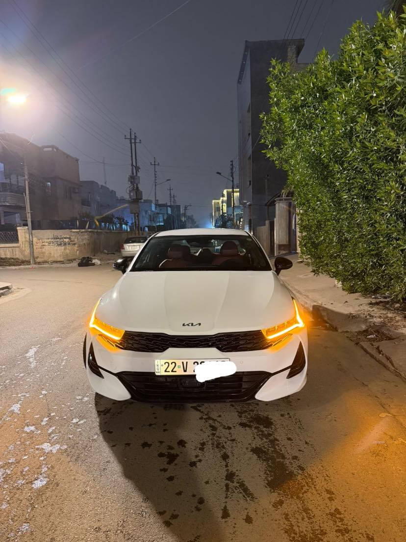 سلام عليكم k5 موديل ٢٠٢٣ جي تي لاين فول مواصفات عدى الفتحه ضرر جاملغ وبنيد بدون داخل مكان المنصور السعر ١٨٣ ***********
