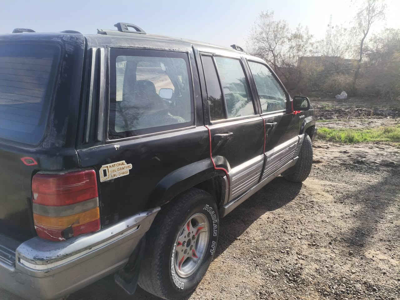 جيب شروكي 94 سياره جاهزه خير من عضمها حلو مكينه بيها لاستيك ولف مكينه ناعمه كير جديد كهربائيات شغالا رقم بصره سنويه ضايعه بيها بلاغ راعيها سوي وكاله سعر 23وبيها مجال***********
