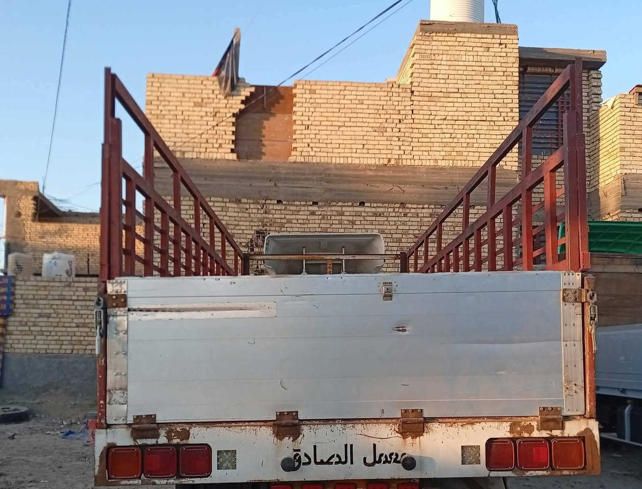 طول بدي سته وربع ارتفاع اصفاح 70 

المكان حله القاسم ***********...
