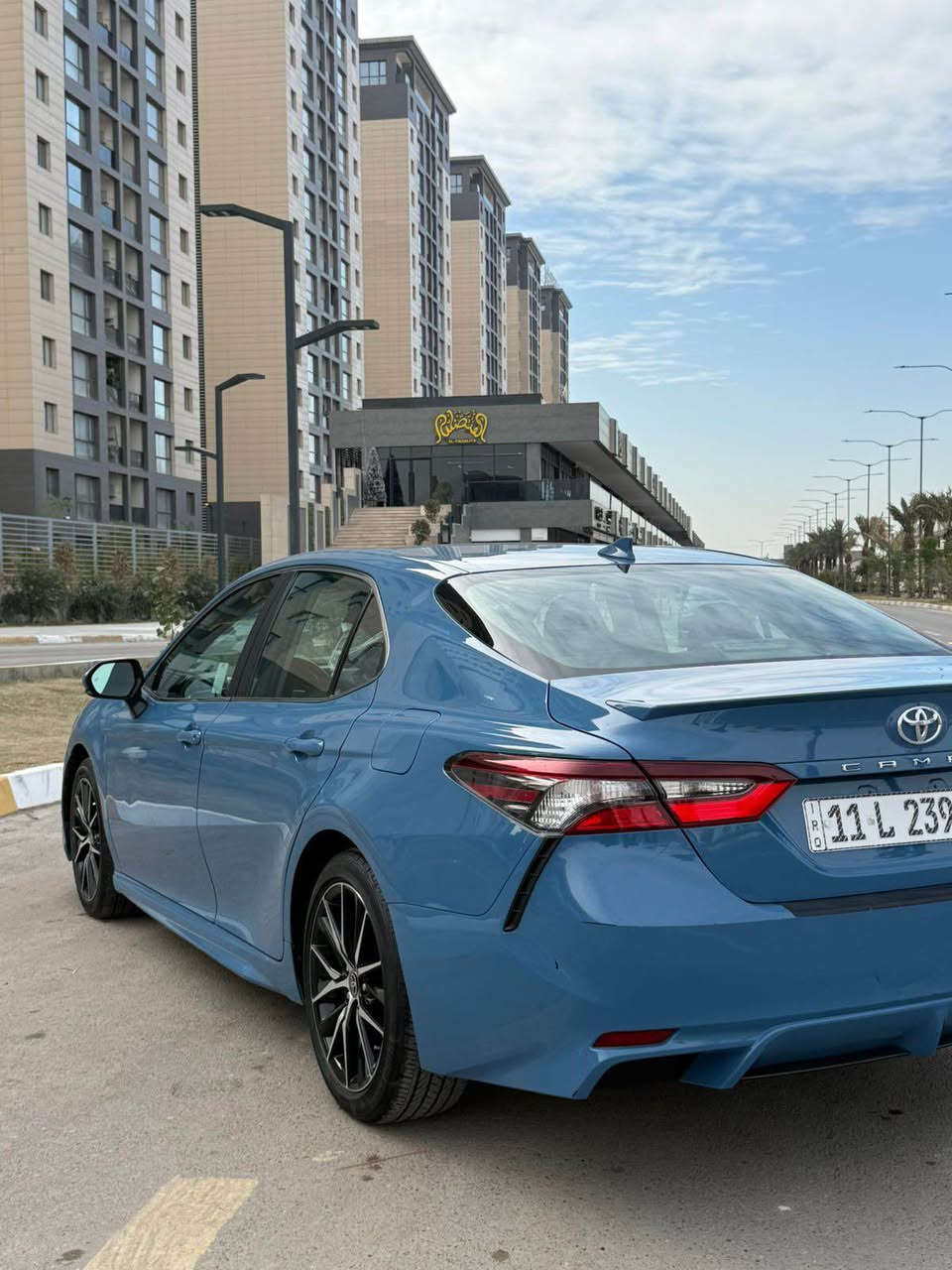 تيوتا كامري موديل (2023)SE

( المواصفات  )

لون السياره (بحري )

ماشية48

شاشة جبيرة. 

نضام car play + AUTO ANDROIOD

نضام خرائط وانترنيت 

نضام ABS

كاميرا دوارة

اوتو هولد 

كشن كهرباء 

منافذ شحن 

شفتات استيرن 

اشاير بالمري الجانبيه 

كشنات جلد اسود 

دركه جلد اخياط 

تحديد مسار

نضام مانع تصادم 

رادار امامي 

لايتات زنون عدسات عالي وناصي 

جي بي اس 

نضام نورمان ايكو وسبورت 

نضام مانع انزلاق   

محرك 2500 المرغوب مكفول هو والكير

(ملاحظة) ضرر ربع بنيد فقط 

(ملاحظة) كفالة مكينة كير لغد شاصي حوض الجنطه سليم

السعر ٢١٥$ وبيها مجال للشراي

***********
مكان السياره بغداد حي الجهاد بغداد, العراق
