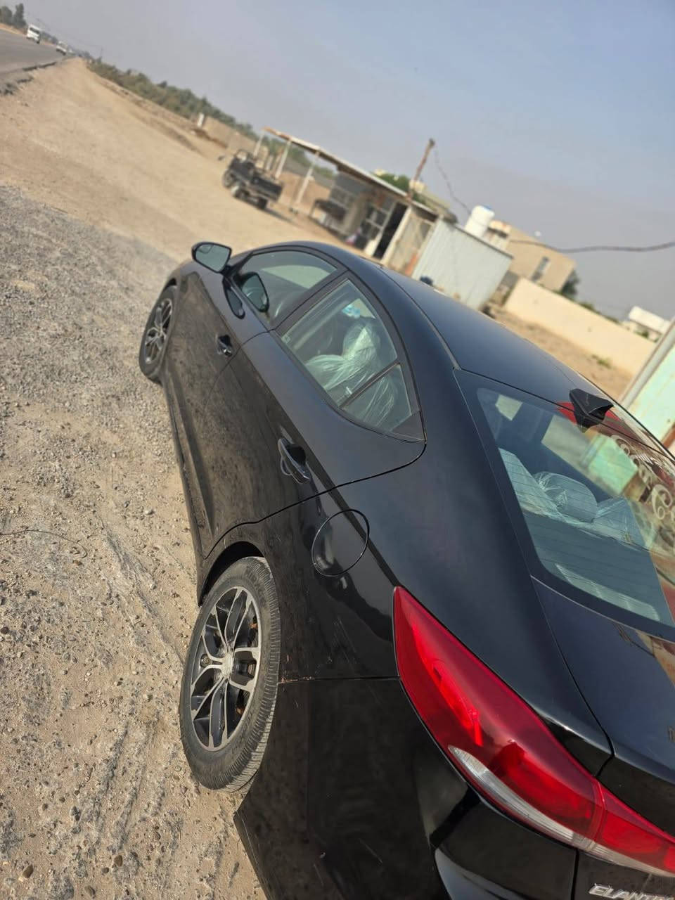 النترا ٢٠١٧ وارد امريكي السياره حلوه ونضيفه مبدل بس بنيد سعرها ١١٨ وبيه مجال  ***********
