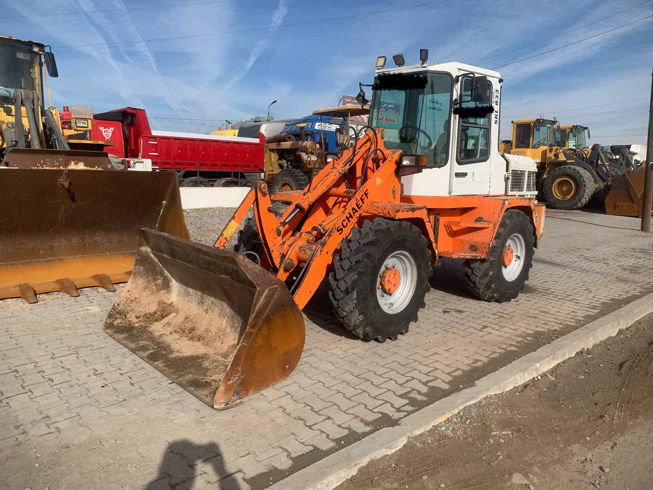 شفل سكييف حجم 8 نظيف وجاهز محرك ومضخات بالشرط تخم تاير جديد وبدون صبغ سنوية جديدة لحد 2027 مكفولة كفالة عامة

موديل / 1998

سعره / 230$

اوقات الاتصال من ساعة 9:00 صباحاً حتى ساعة 8:00 مساءاً

***********

***********

***********

عنوان / كركوك معارض شارع المطار مقابل جسر واحد حزيران

معرض الرافدين المركزي للسيارات الثقيلة
