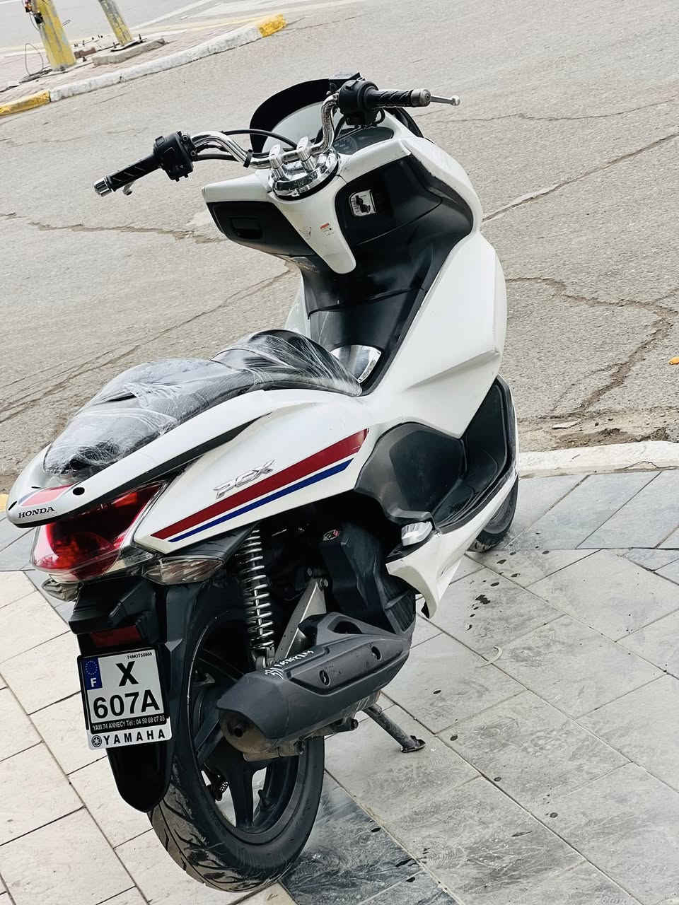 السلام عليكم للبيع دراجه pcxجيل الاول دراجة مال رمبه مديل18 ماخذها رمبه الدراجه على  ايدي حجم مكينه 150ياباني الاصلي دراجه جديده مال جناي 
ياباني الاصلي دراجه كامله أستان كهربائي حساس ازدحام ٢حرف Aدراجه جديده الدراجه مكينه لوك شلعه معدل خير من اللّٰه دراجه تكول جديده بمعنئ الكلمه واحلا من الصور  دراجة مكينه مكفوله اي نقص مابيه
السعرمليون  350     و مجال قليل 
اي استفسار *********** مكان بغداد
