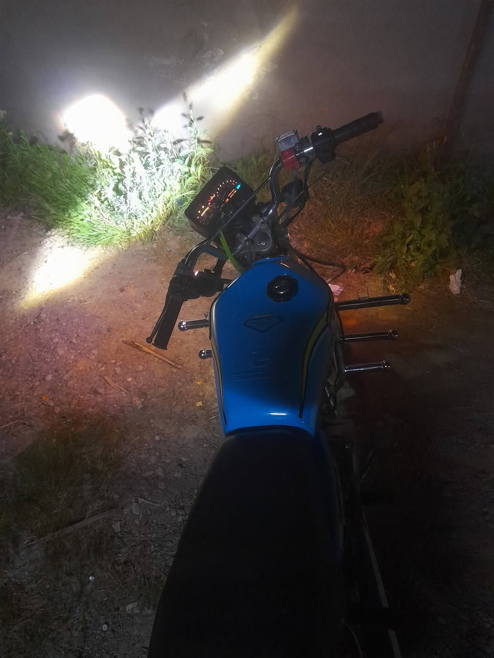 السلام عليكم
مرخصت مدير الگروب 
متاح دراجه سيفان 5 گير موديل،2022 دراجه تشتغل سلف وهندر دراجه بعدهاا بحيلها ما شالله ما ملعوب بلمكينه خلاص 🤝
الاتصال علا الرقم او وتساب *********** السعر 550 وبيها مجال حگ جيتك علمود ما تگولون اجيناك وما قدرتنه 
مكاني  تاجي منطقت الشيخ حمد اقرب نقطه داله جامع الشيخ حمد مقابيل نزلت جميل الويس ⁉️🏍
