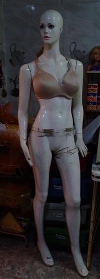 متوفرة مليكانه مستعله بسعر مناسب للحجز والاستفسار التواصل 07701268141