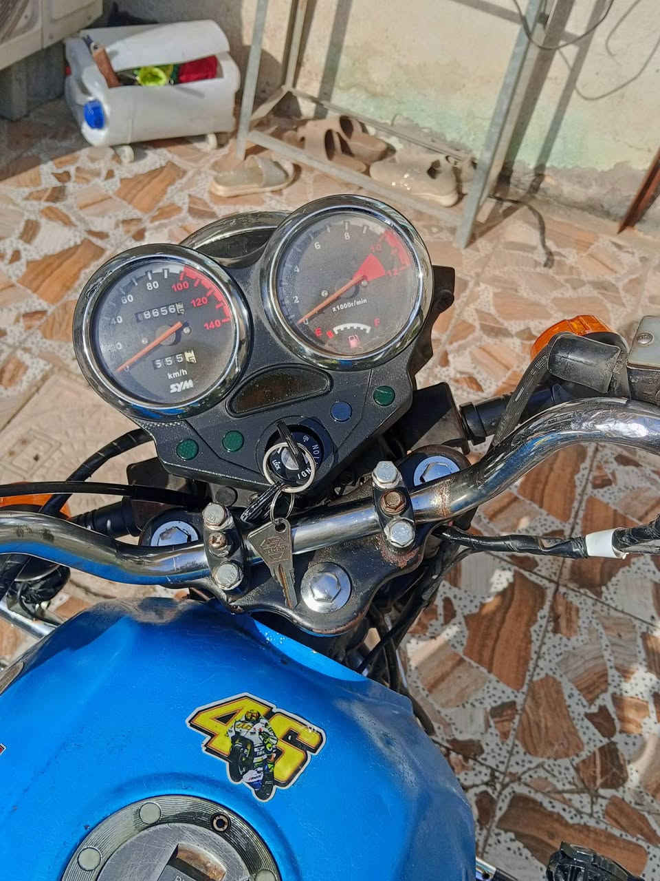 السلام عليكم دراجة سيام كوري 140 5 كير 1جوة و 4 فوك موديل 2017 دراجة خير من الله محرك وكير مكفول مثل ما واضح بالصور السعر 450 وبي مجال بسيط للتواصل مكاني بغداد شاطي التاجي ***********
