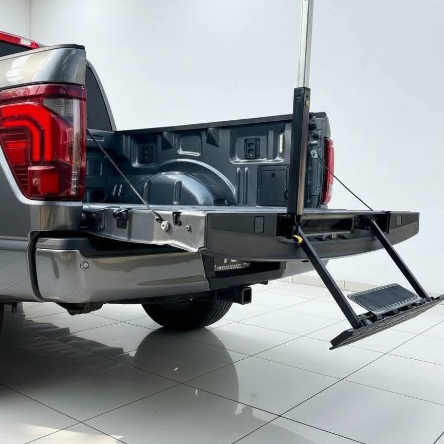 بسم اللّه الرحمٰن الرحيم
اللهم صلِ على محمد والِ محمد 
للبيع فورد F150  2024 هايبرد فول مواصفات  اللون رصاصي غامق 
ماشية 7 الاف ميل فقط  يعني زيرو
بجم كبس شركة
حساسات امامي و خلفي 
رادار 360درجه
كامرات 360 درجه
ميز طعام
باب بدي فتح عل البصمة كهربائي
شاشات عدد 2 ديجيتل حجم كبير مال فول مواصفات 
قيادة ذاتيه و تحديد مسار واتو ستوب توقف ذاتي
كير 10 نمر 
كشنات كهربائي و تدفئه  وجلد  و ميموري
ستيرن كهربائي و تدفئه 
مري كهربائي و اشاره و كامرا 
بصمات دخول ابواب و رمز سري
انارة محيطية 360 درجة 
منافذ كهرباء 220 فولت و كذلك 110 فولت بكل مكان بالسيارة  3 منفذ بالبدي طلب خاص 
وضعيات القيادة اكثر من 7 انظمة ( جبلي و صحراوي و اقتصادي و طبيعي و سبورت و سلس و صخري و ممطر الخ...)
محرك 3500 تون تيربو كير 10 نمر ، 4 ويل درايف 
 السيارة  حادثها تبديل بدي و  كلير فقط من الامام قطعتين بدون داخل او ايرباك  فقط السيارة كاملة و مرقمة بغداد 24/24 

لمزيد من المعلومات و التفاصيل واتس اب او اتصال 
 
***********
