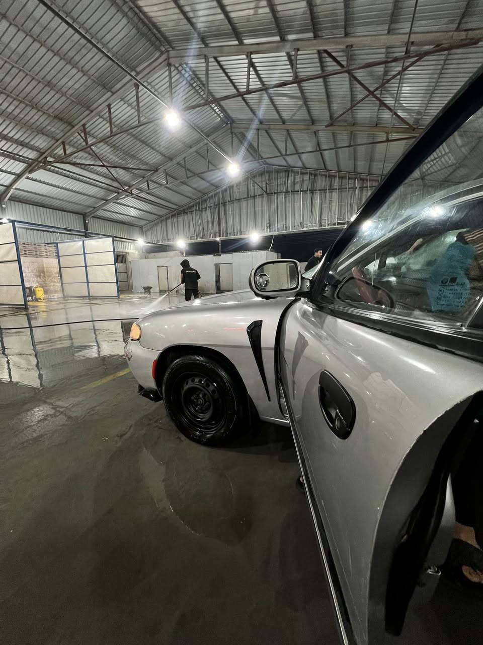 السلام عليكم ورحمة الله .. للبيع او مراوس بأحدث 
نوبيرا 1 1997 فول اوتو 
سليمانية تحويل مباشر 
تبريد  
تدفئة 
شاشة تاب اندرويد 
سنتر لوك 
السيارة عليها ادامة كاملة من كل النواحي 
مابيها مصرف دينار شغل وترايك وين ما يعجبك 
السعر ٤٠$ وبيها مجال للشراي 
العنوان صلاح الدين تكريت. 
ملاحظة هذا التصوير اليوم. 
***********
