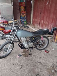 كلها شغالات • حمره اوراق اصلي • رصاصية بدون اوراق