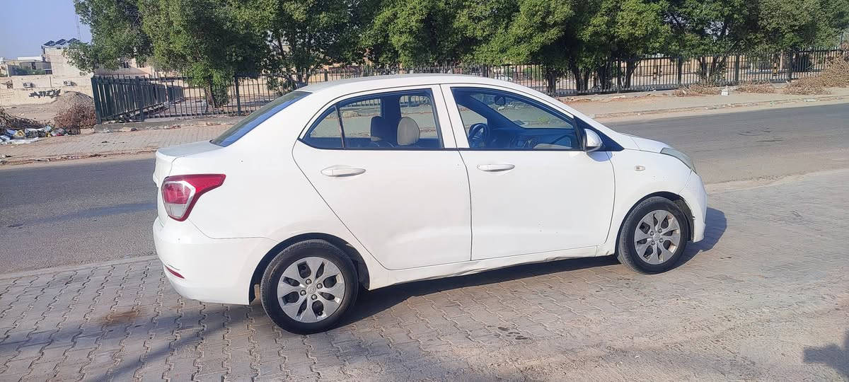 سلام عليكم هونداي ايتن موديل 16رقم نجف جديد السعر83 وبيها مجال سيارة مكفوله ***********
