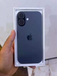 آيفون ١٧ • شبه جديد • بطارية ٩٩٪