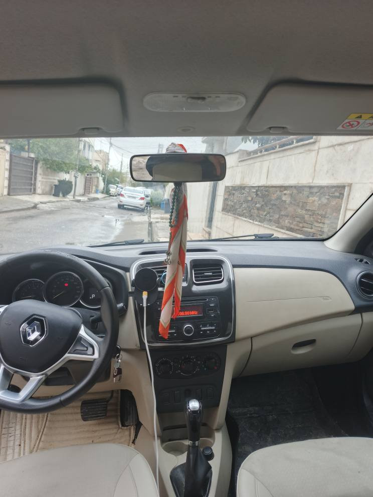 رینو سیمبول 2019، نیلی
ده بل گیر ئوتوماتیک، عادی، 
گیرو مه کینه به شه رته بی ده عم  بی لیدران بی سبوغه  سه یاره که زور پاکه هیچی نیه ، چوار تایه ی صفری له سه ره یه ک دینار مه سروفی تیدا نیه ،چوار پینج وه ره قه غرامه ی له سه ره دوای معامه له وه ری ده گریه وه  ، سعریشی (83) وه ره قه و مجال، 
هه ولیر، 
*********** أربيل, العراق
