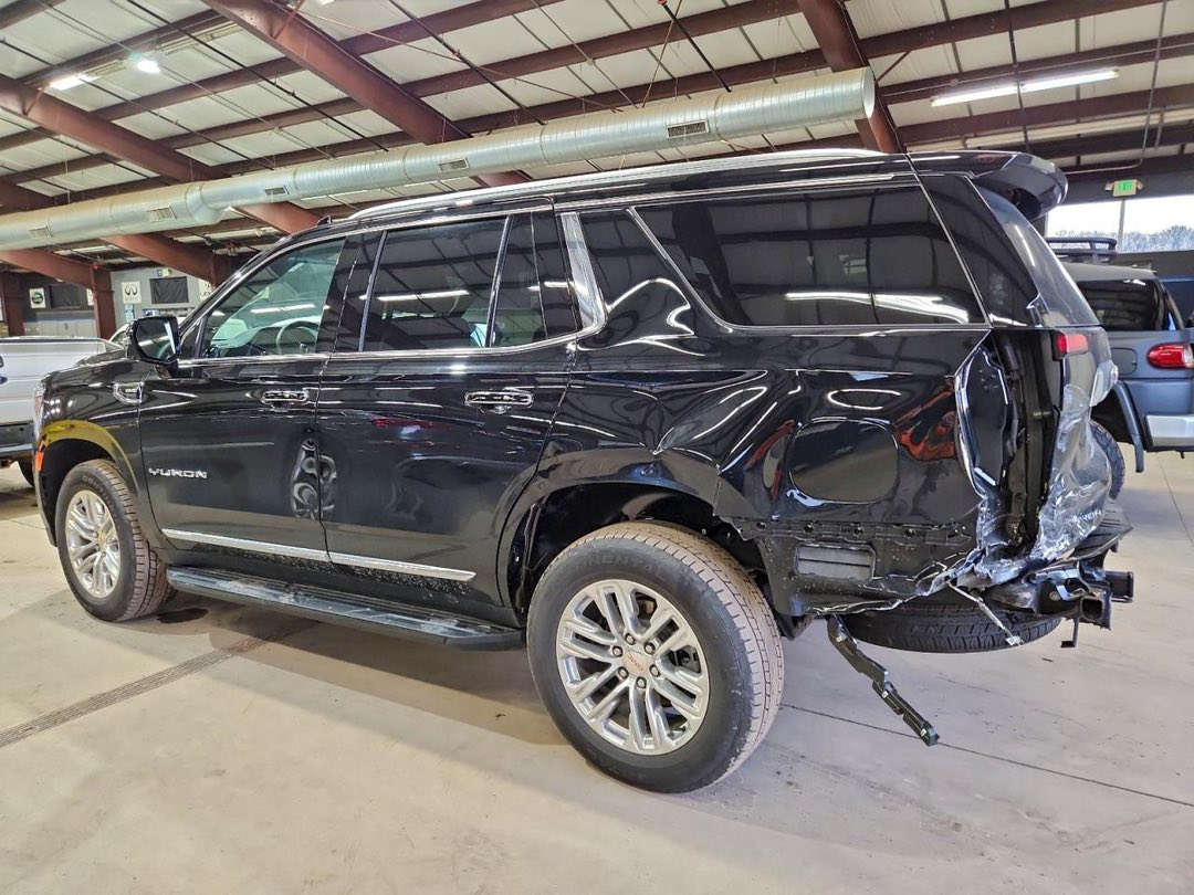 السلام عليكم جمسي يوكن SLTسوده موديل 2024ماشيه 20الف حادثه بسيط جدا موضح بل صور بدون ايرباك بدون دواخل كله سليم محرك 5.8 المرغوب السياره بل شحن يوم 18توصل دبي السعر 450 وبيه مجال ترهم كتاب شهداء وترهم حره ***********
