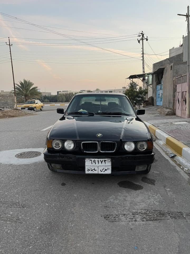 بي ام دبليو525  

موديل 93 محدث 95 مواصفات:

بجم عريض فتحة سقف گير اوتوماتيك مكينه مبدله كبس بلادي مال 525 تبريد شغال بارد بصمة و تشغيل عن بعد وضع السبورت شغال. مصبوغه عام للجماليه نفس اللون اسود سنويه جديده 2028 محرك وگير شرط 

السعر:57$ وبيها مجال بسيط .

 للتواصل الرقم : *********** واتساب ايضاً موجود.
