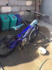 للبيع بايسكل جبلي حجم 20 السعر 100 رقمي 07858007502