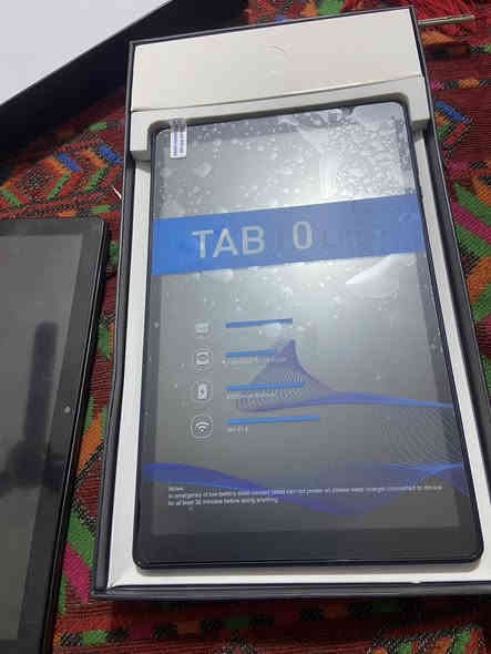 السلام والرحمه التفاصيل داخل الفيديو  ايباد عدد اثنان شباب خلي سعر بالخاص لان التعاليق مجاي تطلع عندي مشكله بل جهاز *********** واتساب او اتصال
