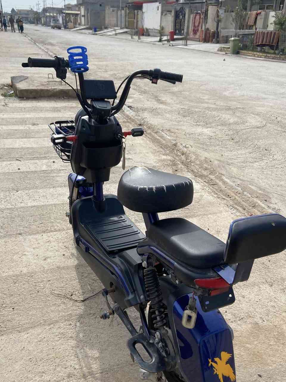 سلام عليكم
باسكل شحن للبيع 

موصفات فول

سويجً نسخه وحده

نضافه فول كما موضح في الصوره

أربع بطاريات

مع شاحنه شغاله

الخلل

قاعده الشاشه مكسوره

باسكل شغال اي نقص مابي

مكفول من كلشي

سعر 200 وبي مجال

للاستفسار على خاص او على رقم

***********

بي واتساب
