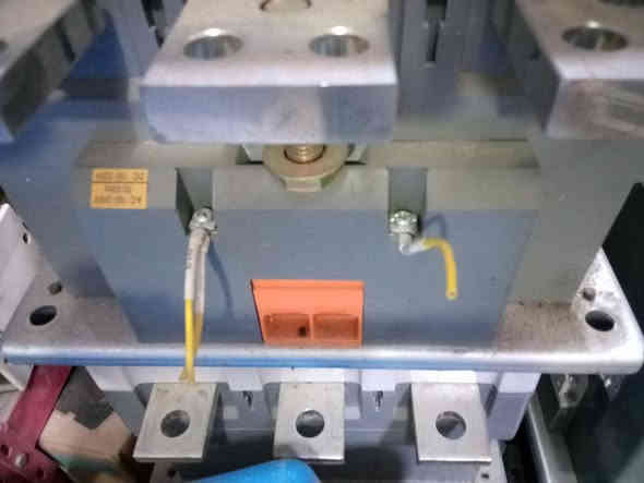 سلام عليكم ورحمه الله وبركاته 
يوجد لدينا جميع الكونتكترات كوري 
باله اصلي جدا نضيف معه ضمان سنه 
جميع الامبيرات متوفره ثلاثي ورباعي 
ارخص الاسعار التنافسية 
الاستفسار *********** يوسف الكعبي 
خدمه توصيل جميع محافضات العراق 
العنوان بغداد الشورجه عكد النصارى
