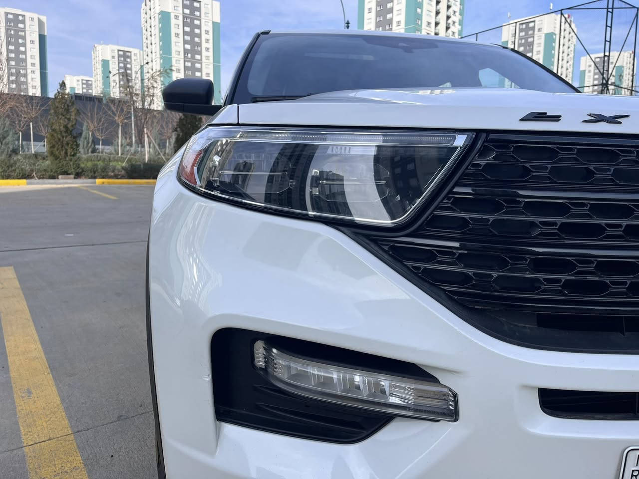 سلام عليكم 
فورد اكسبلورر ٢٠٢١ مواصفات فول XLT plus
بانوراما حساس داخل ابيض بيلادي گير ستيرن كوشن و ستيرن هيتر كوشنات كهربائية و VIP  بصمة شغال صندوق كهرباء بجم كبس بس باب سايق بدل بيلاد بدون دواخل رقم سليمانية رقم تلفون ***********
رقم شانصي

1FMSK7DH3MGB86671
سعر ٢٣٨ ورقة و بها مجال بسيط 
مكاني سليمانية
