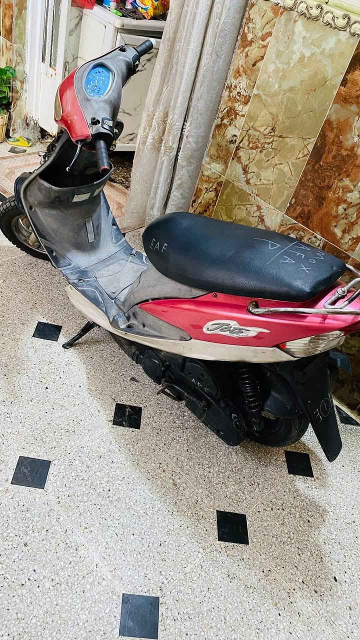 السلام عليكم دراجه ماكس ١٢٠ شعله مشي تخبل نكره شلف بكل وقت دراجه حلوه وكاعده بس بيهه بجم ماكو حادث بيهه ومعمره حلوه كاعده كهربياتهه كلهه شغاله سلف هندر اشاير كلوب نقصهه ترتيب بسيط كيج سرعه وبجم نقصهه فقط دراجه حلوه رقمي واتساب ***********
عل خط *********** سعرهه ٣٧٥وبيهه مجال الشراي فقط راسلني وعيوني الك ماقصر وياك
