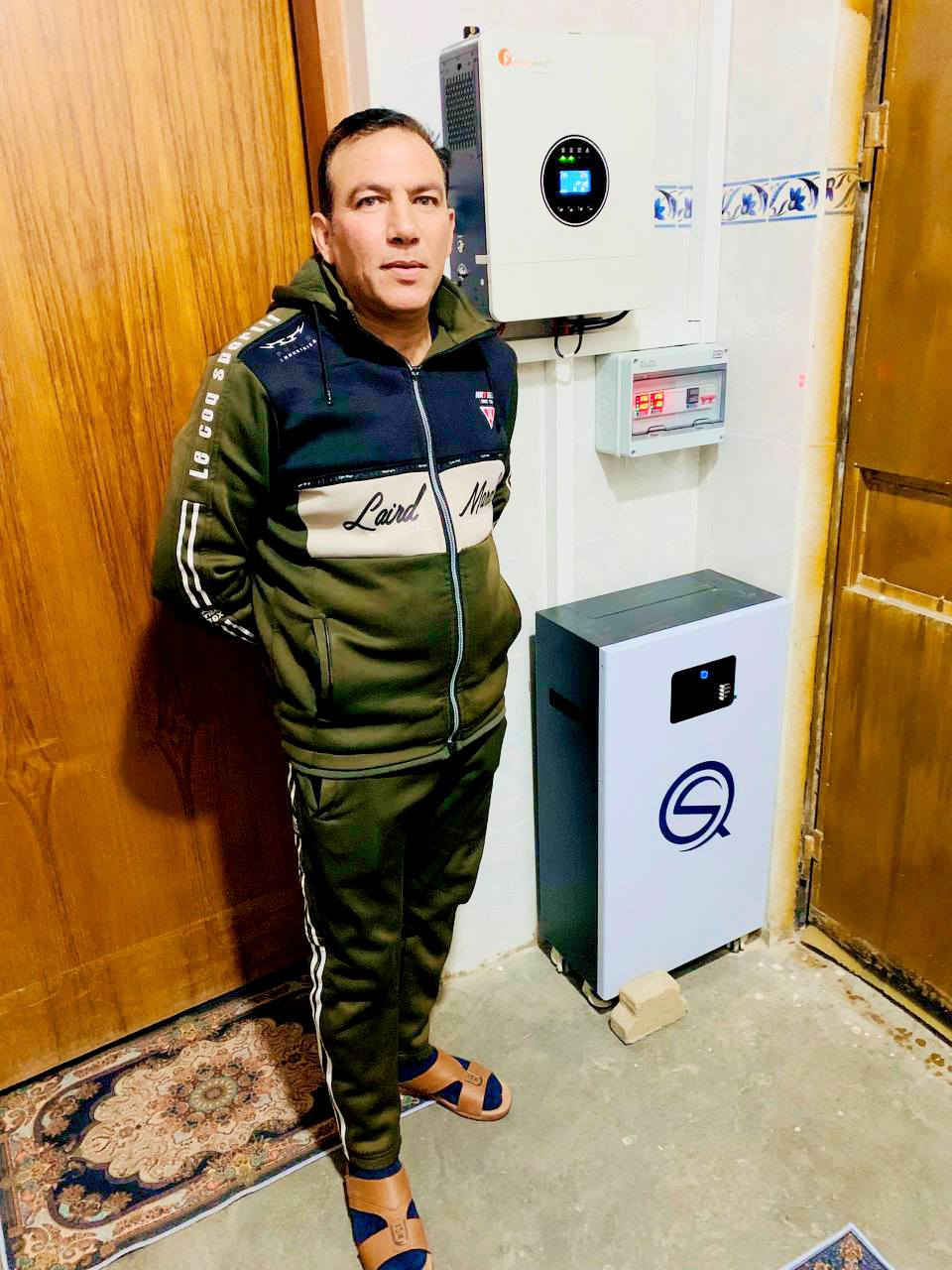 يستاهلون أهلنا في العلم تم تنصيب منظومات طاقه شمسيه من شركه زحل من يود الاتصال بنا يتوفر لدينا نقد واقساط من 8 أمبير إلى 1000امبير
شركه زحل للطاقه لامثيل لها 

***********
