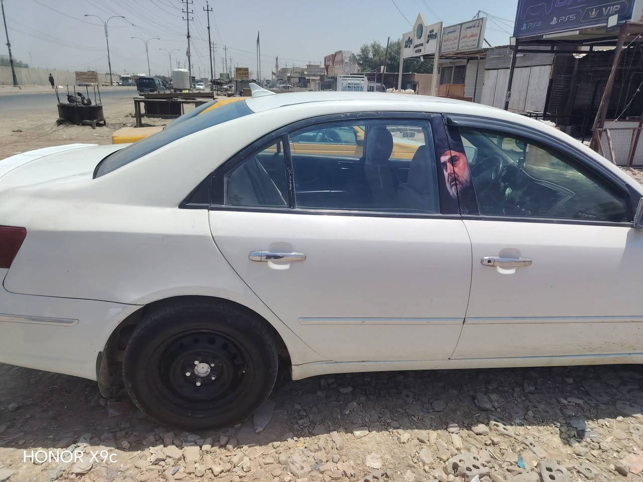 السلام عليكم سيارة سوناتا رقم ديالى تحويل ثاني يوم اكو مكانات بيهة معجون وبيهة طخة واضحة بالصورة مصبوغة حزام للاستفسار أكثر التواصل على الرقم *********** مكلف بالنشر مكان السيارة بغداد النهروان ماكينه 2000. مكينه مكفواله توني شاتهه كير مكفول سعر 70 وبيهه مجال 2010
