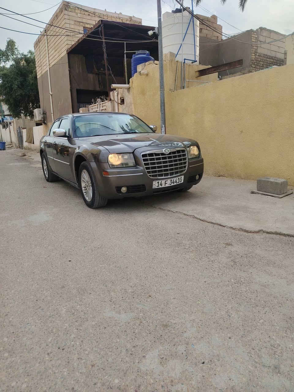 السلام عليكم اوباما 10 اصل مكينه 3500 رقم بصرة باسمي سنويه وارقام جديدة سياره جاهز الاخير بدون نقص عليها ادامه كامله وارد كندي
بيهة بالعراق تبديل جاملغ بدون دواخل
مكان السيارة العمارة مركز المدينه
السعر 117 وبيهة مجال
 الاتصال ***********
